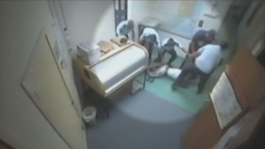 An assault like this one depicted (not necessarily the one in the story) is very common in New Zealand and the cops get away with this kind of abuse.